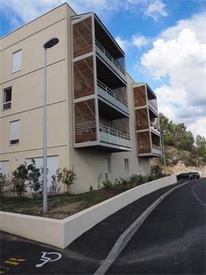 t2 à la location -   84140  AVIGNON, surface 39 m2 location t2 - UBI476191127